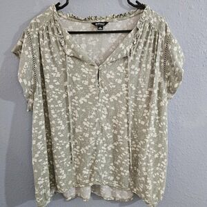 Buffalo David‎ Bitton Women's Light Green Floral Blouse Size  XL
